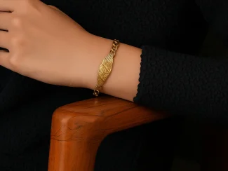 Elegant Gold Link Bracelet