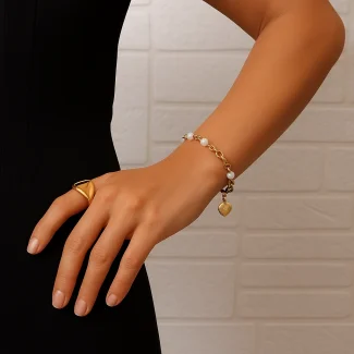 Elegant Gold and Pearl Bracelet