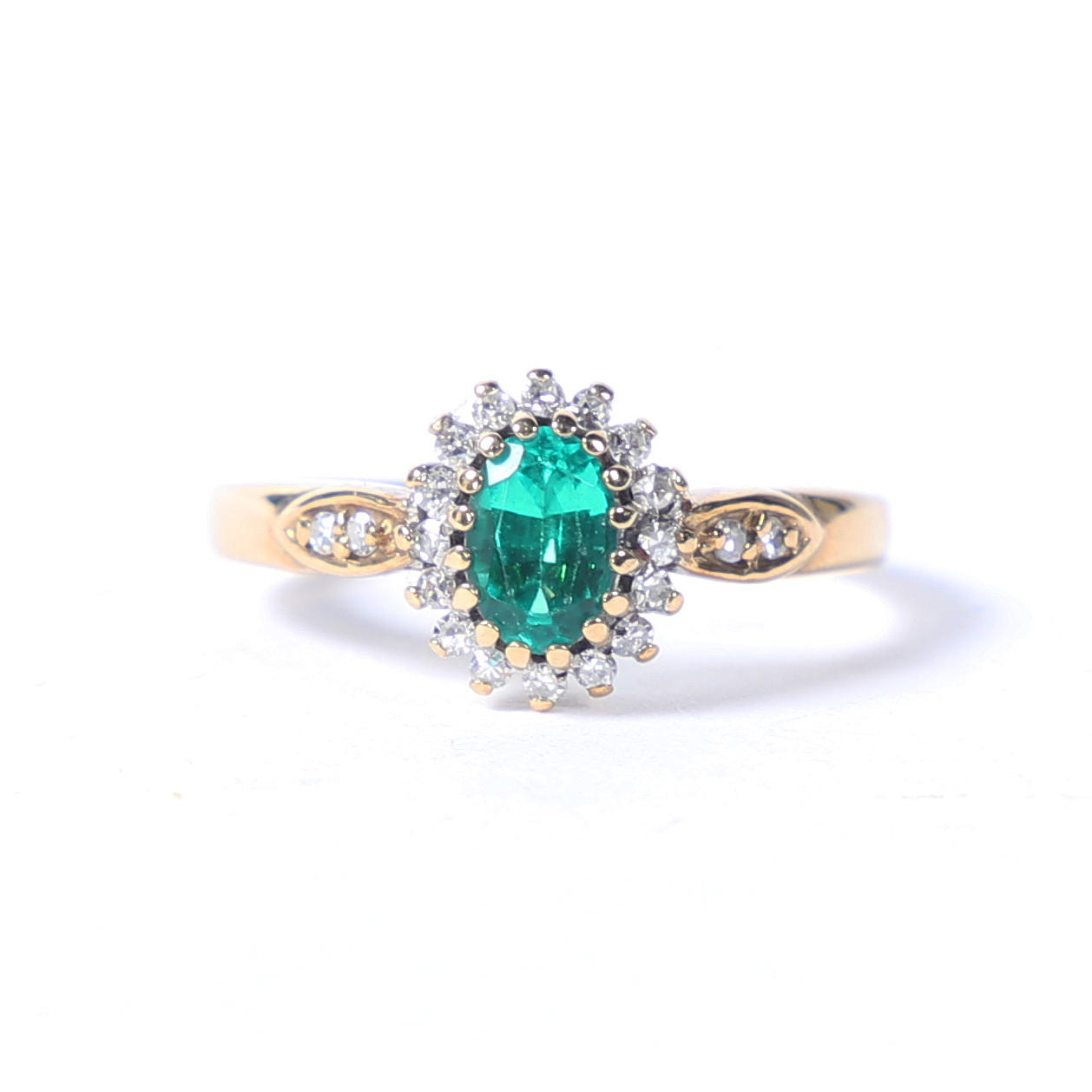 A-9-CARAT-GOLD-EMERALD-AND-DIAMOND-RING.-1.jpg-filenameUTF-8A20920CARAT20GOLD2C20EMERALD20AND20DIAMOND20RING.201.jpg