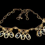 A FABULOUS J. CREW NECKLACE PRONG SET LARGE CRYSTALS 3