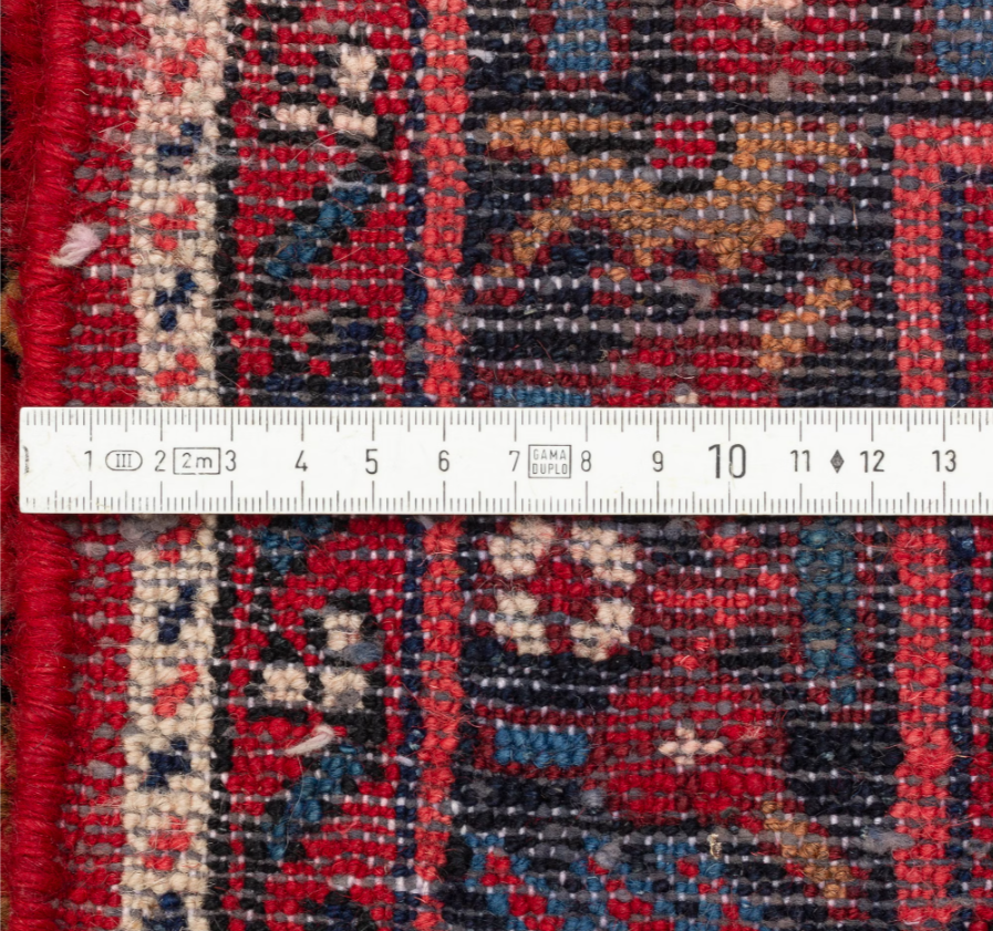A-Hamadan-runner-carpet-c.-405-x-91-98-cm.-4.png-filenameUTF-8A20Hamadan20runner20carpet2C20c.2040520x2091-9820cm.20-204.png