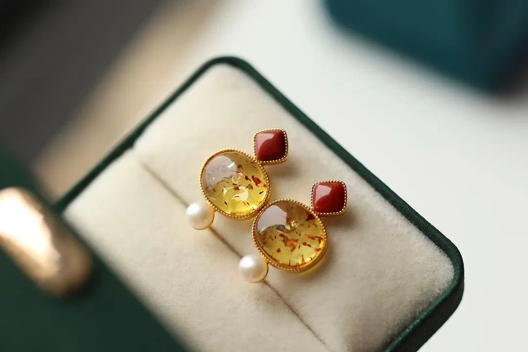 Natural-amber-and-red-pearl-earrings-1.webp-filenameUTF-8Natural20amber20and20red20pearl20earrings201.webp.webp