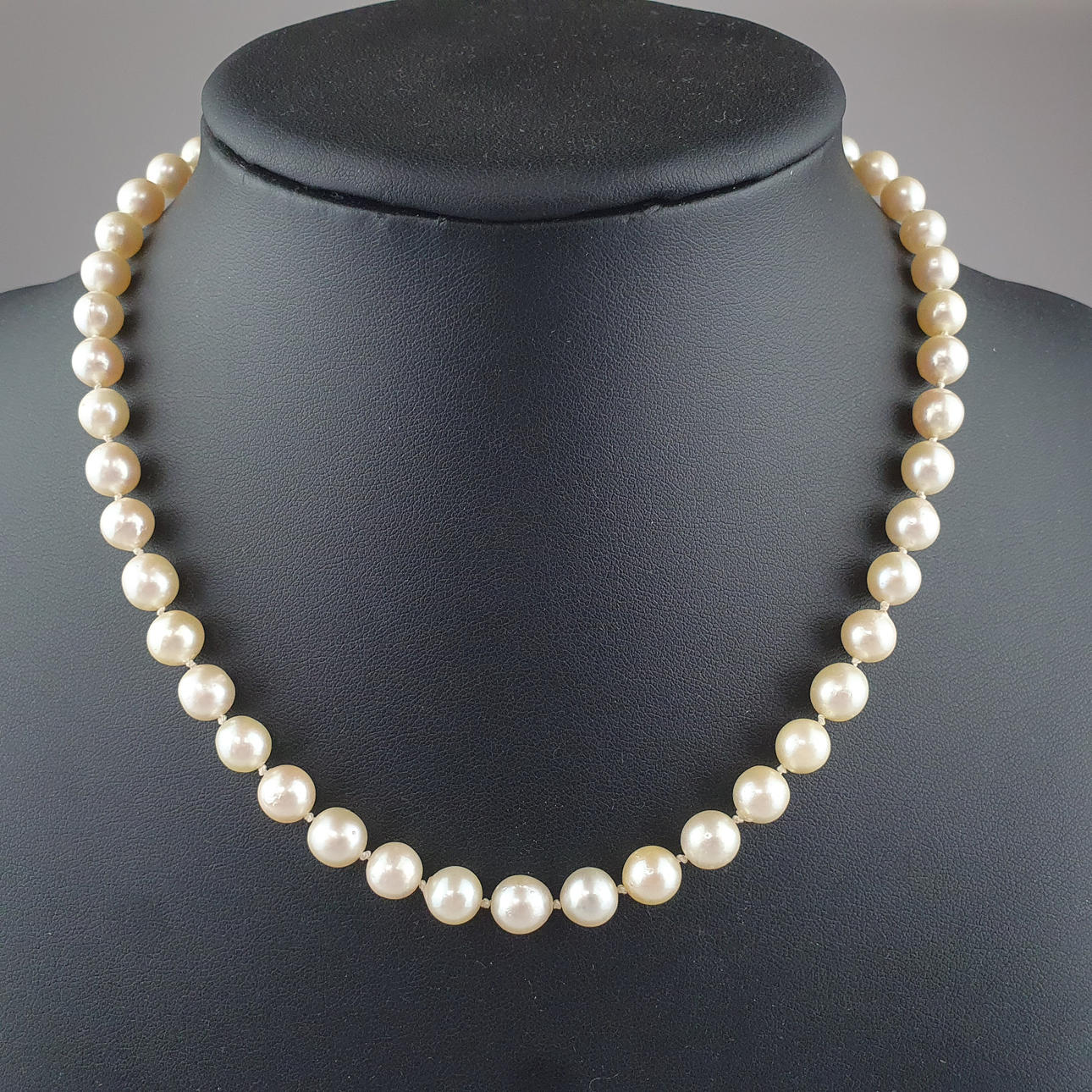 PEARL-NECKLACE-WITH-SILVER-CLASP-1.jpg-filenameUTF-8PEARL20NECKLACE20WITH20SILVER20CLASP201.jpg