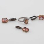 SET OF CUT GREEN STONES 2