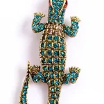 Stunning Fashion Jewelry Studded Brooch with Faux Stones