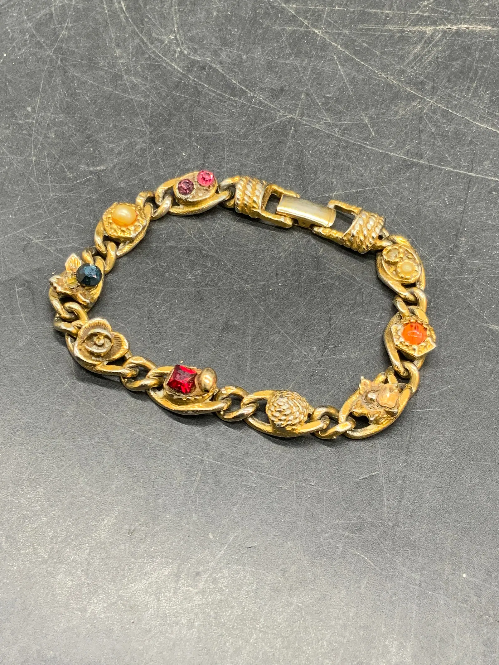 Vtg-GOLDETTE-Crystal-Costume-Cabochon-Bracelet-9.webp-filenameUTF-8Vtg20GOLDETTE20Crystal2020Costume20Cabochon20Bracelet209.webp.webp