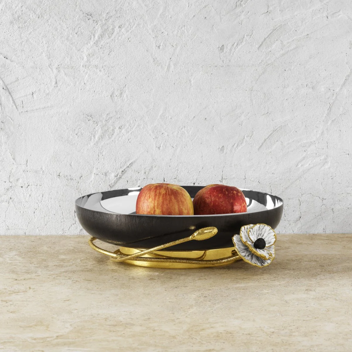michael-aram-anemone-footed-platter-9439319.webp-filenameUTF-8michael-aram-anemone-footed-platter-9439319.webp.webp