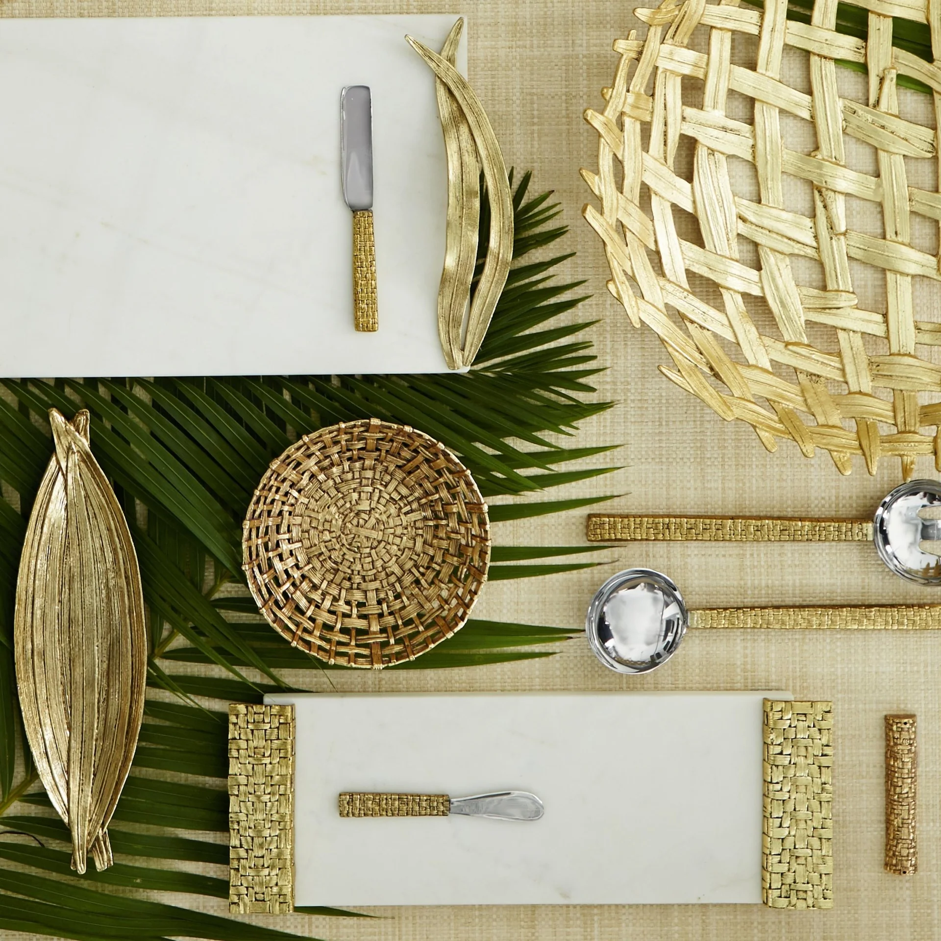 michael-aram-palm-centerpiece-shallow-bowl-302193.webp-filenameUTF-8michael-aram-palm-centerpiece-shallow-bowl-302193.webp.webp