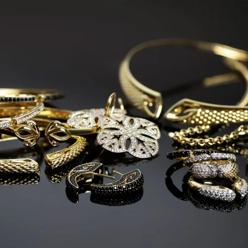 Luxurious_Jewelry_for_surprisingly_less_from_REALM_081122-193_RT_banner Luxurious_Jewelry_for_surprisingly_less_from_REALM_081122-193_RT_banner